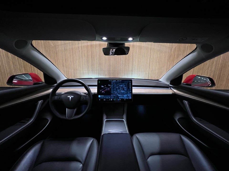 Tesla Model 3 Long Range AWD 4d