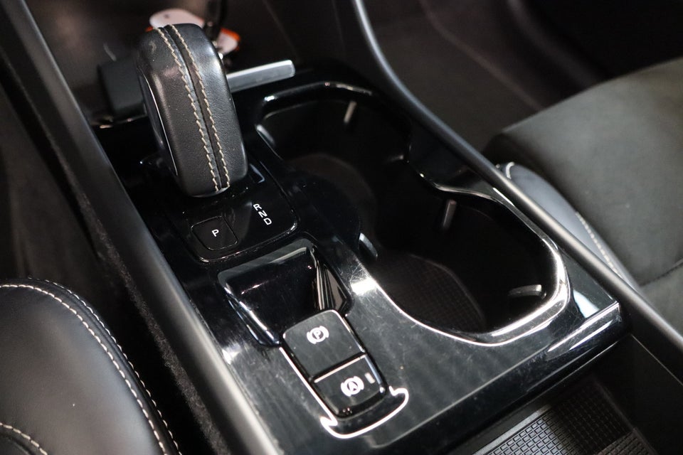 Volvo XC40 1,5 T5 ReCharge R-Design aut. 5d