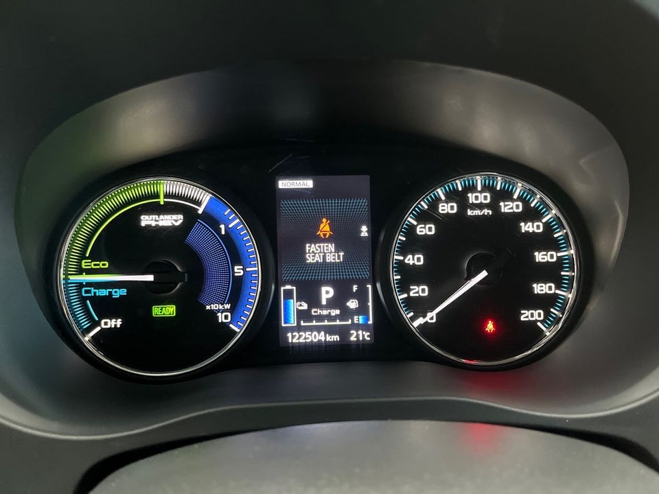 Mitsubishi Outlander 2,4 PHEV Invite CVT 4WD 5d