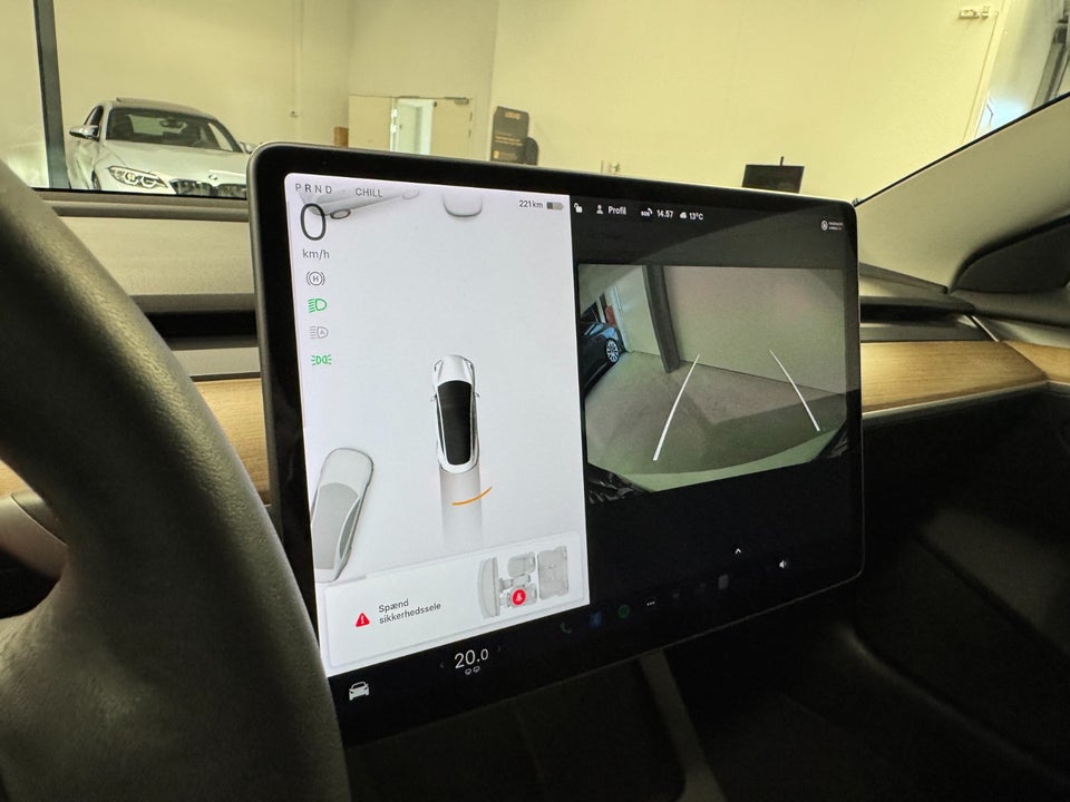 Tesla Model 3 Long Range AWD 4d