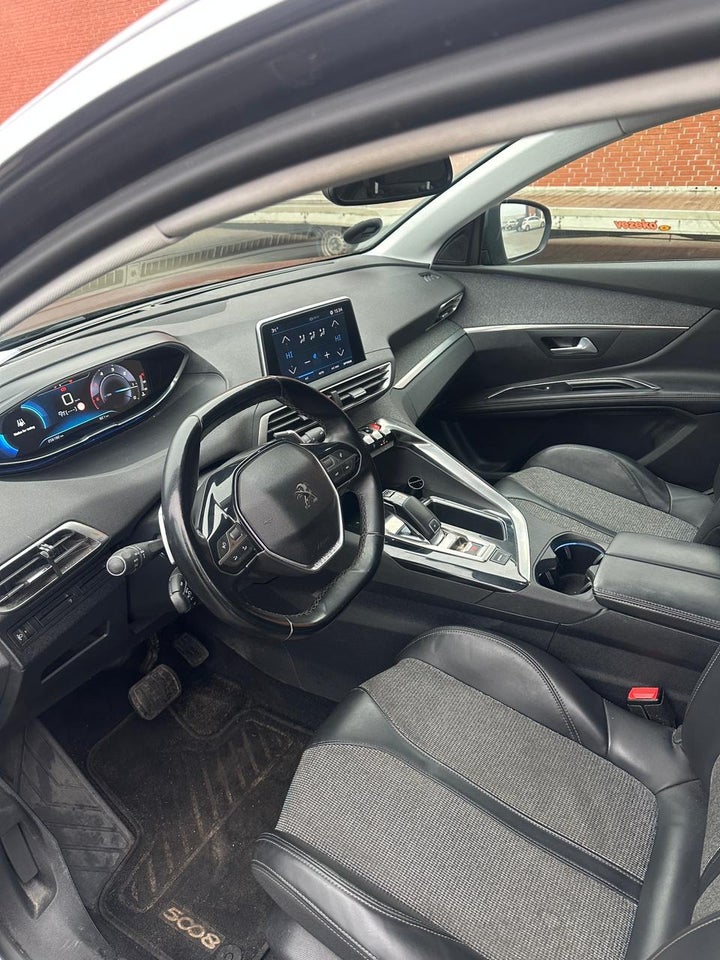 Peugeot 5008 1,5 BlueHDi 130 Allure EAT8 7prs 5d