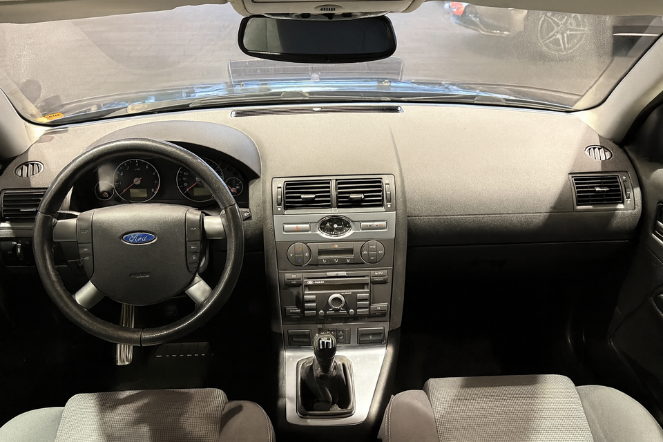 Ford Mondeo 1,8 110 Ambiente stc. 5d