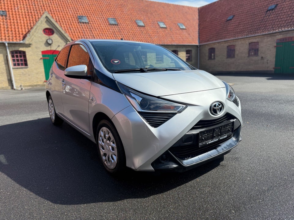 Toyota Aygo 1,0 VVT-i x-play Comfort 5d