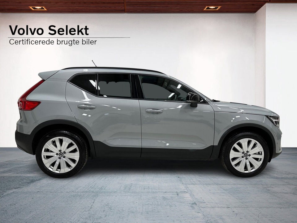 Volvo EX40 Standard Range Core 5d