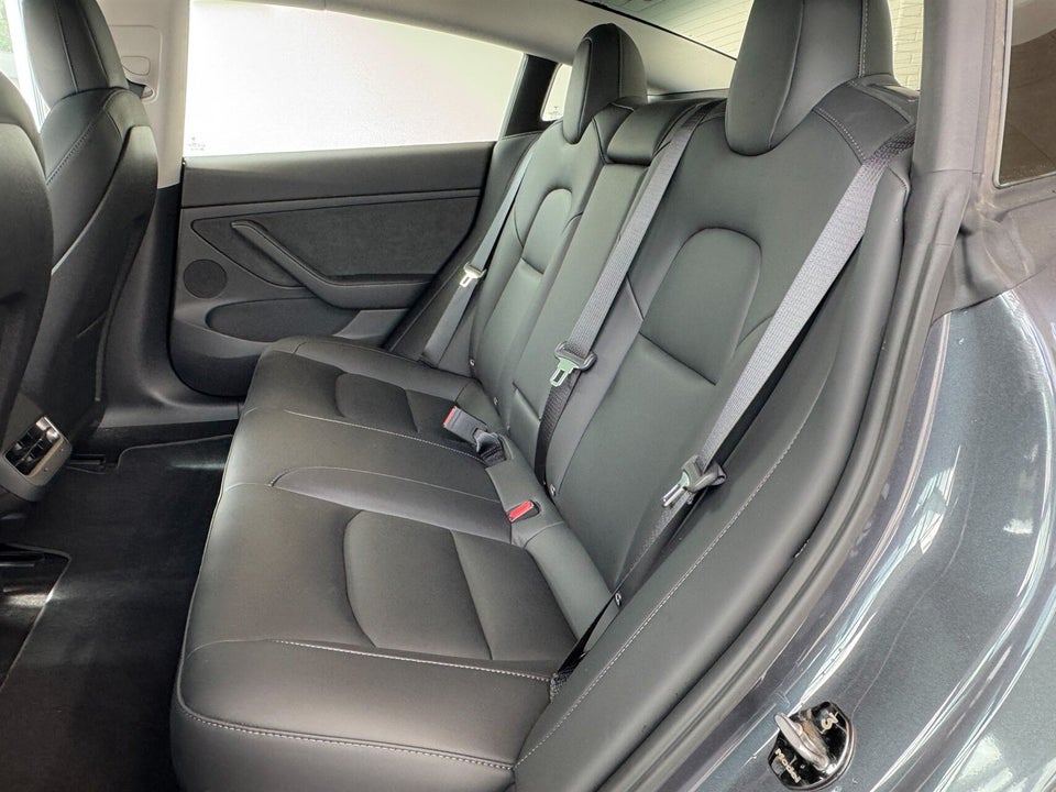 Tesla Model 3 Long Range AWD 4d
