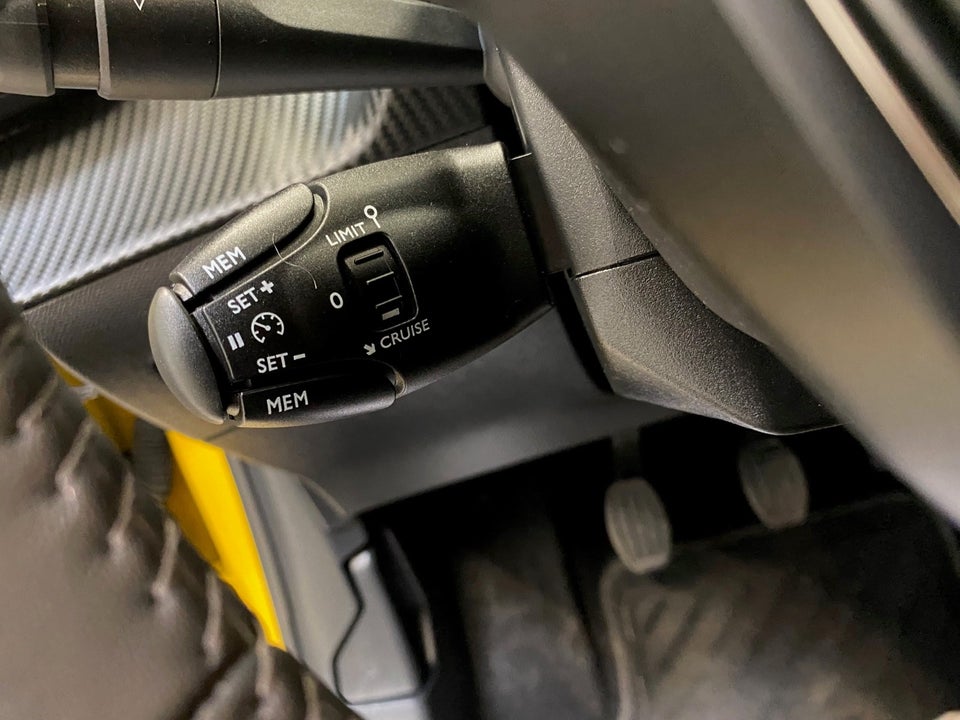 Peugeot 208 1,2 PureTech 100 Allure 5d