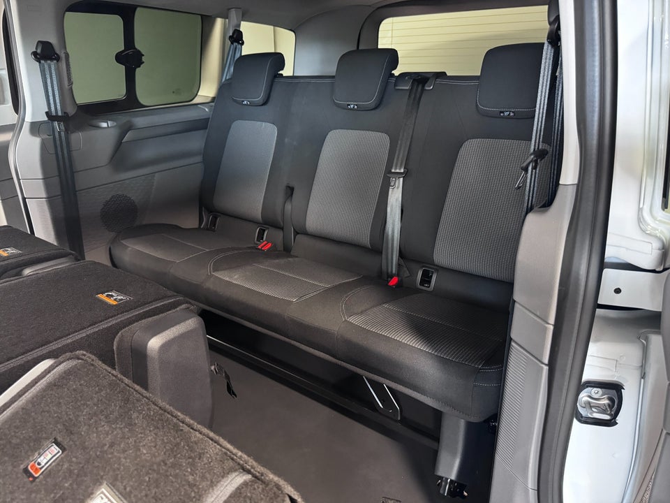 VW e-Caravelle 64 Style LWB