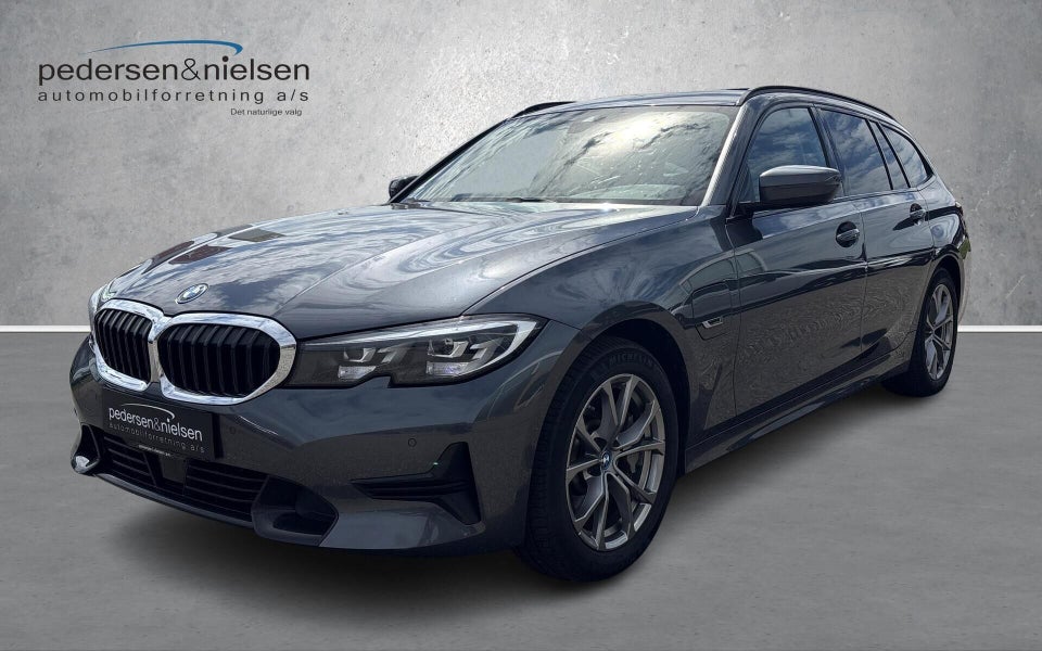 BMW 330e 2,0 Touring Sport Line aut. 5d