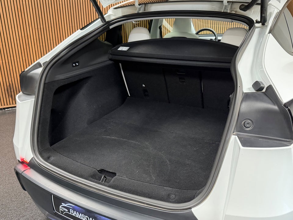 Tesla Model Y Premium Long Range RWD 5d