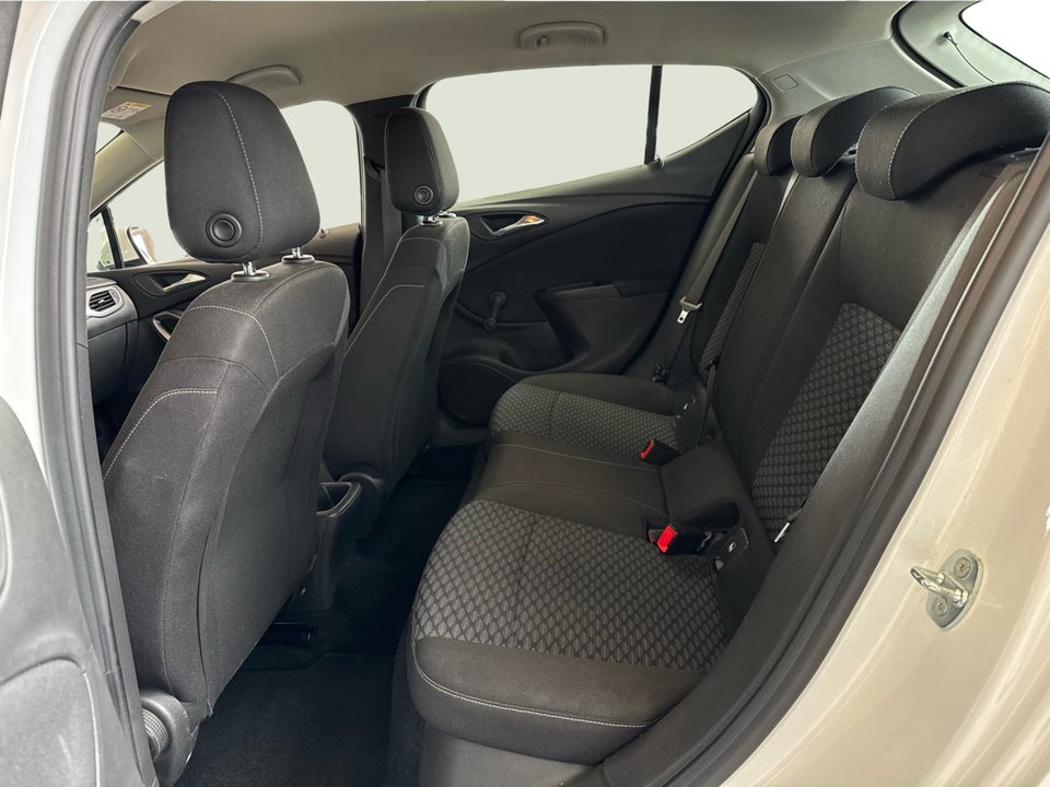 Opel Astra 1,0 T 105 Essentia 5d