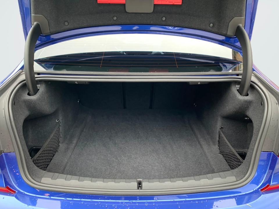 BMW 330i 2,0 M-Sport aut. 4d