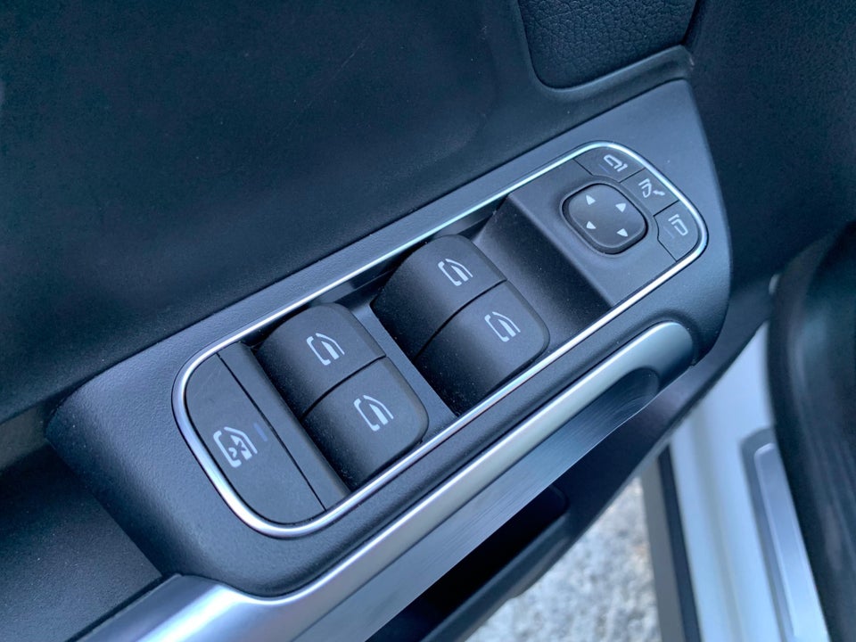 Mercedes EQB300 Progressive 4Matic 5d