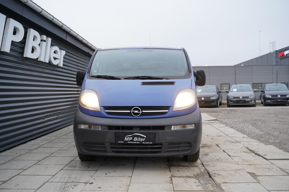 Opel Vivaro 1,9 DTi 4d