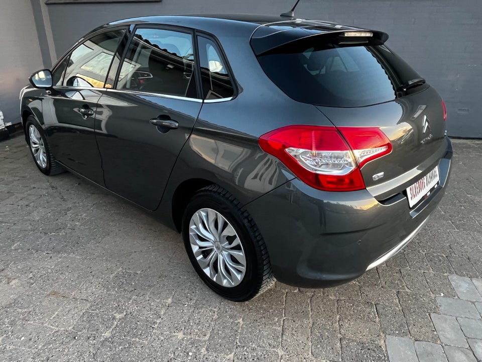 Citroën C4 1,6 e-HDi 112 Seduction 5d