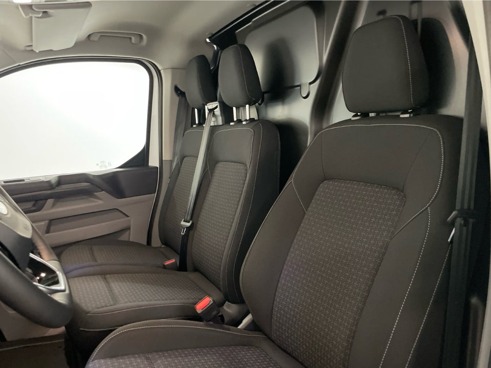 Ford E-Transit Custom 320L 64 Trend