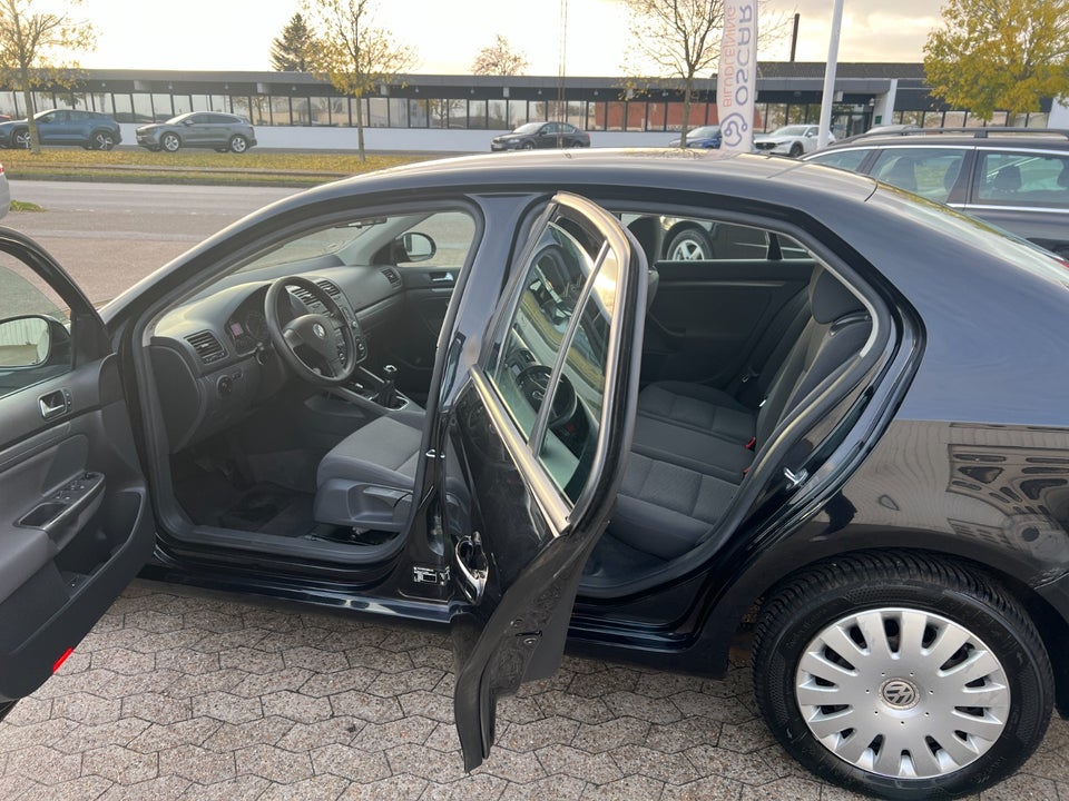 VW Jetta 1,9 TDi Trendline 4d