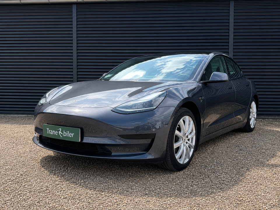 Tesla Model 3 Standard Range+ RWD 4d