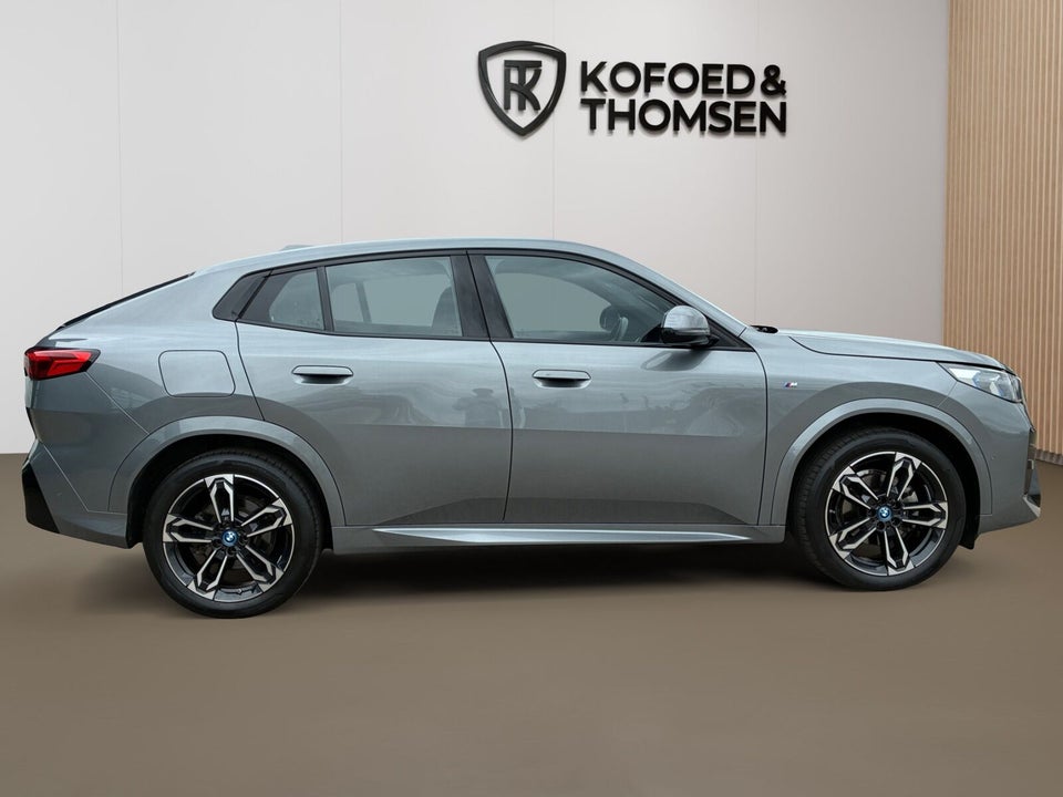 BMW iX2 eDrive20 M-Sport 5d