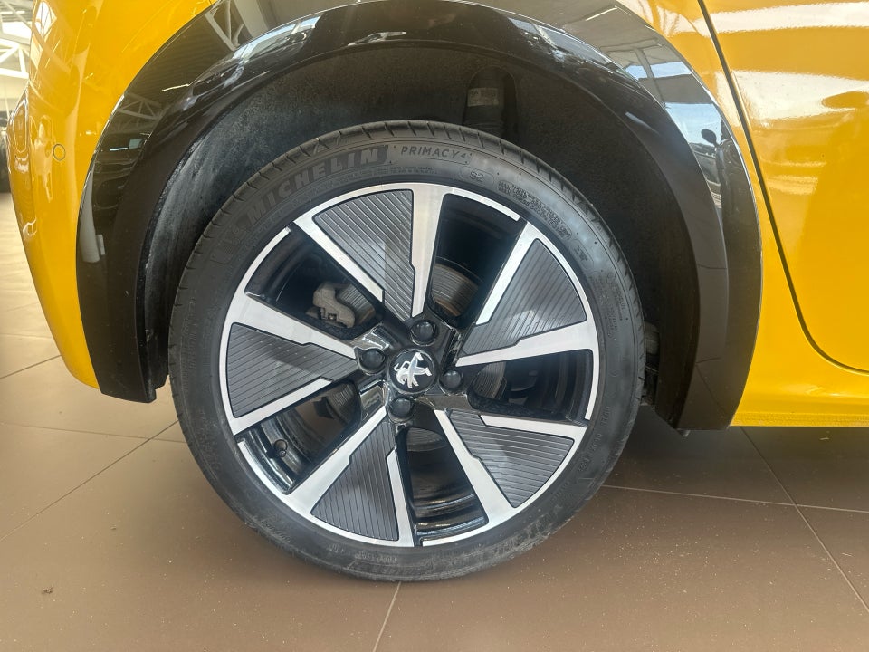 Peugeot e-208 50 GT Pack 5d