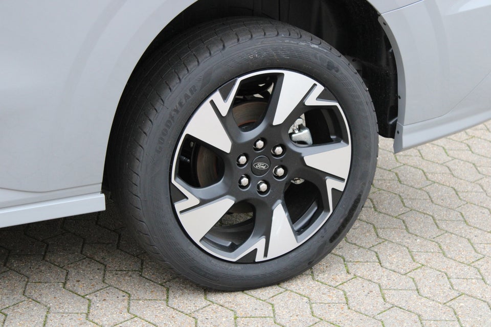 Ford E-Transit Custom 340L 64 Sport