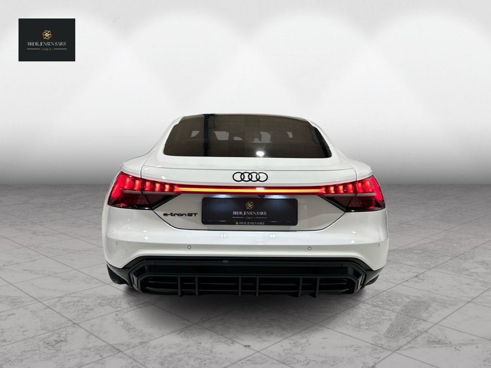 Audi e-tron GT quattro 4d