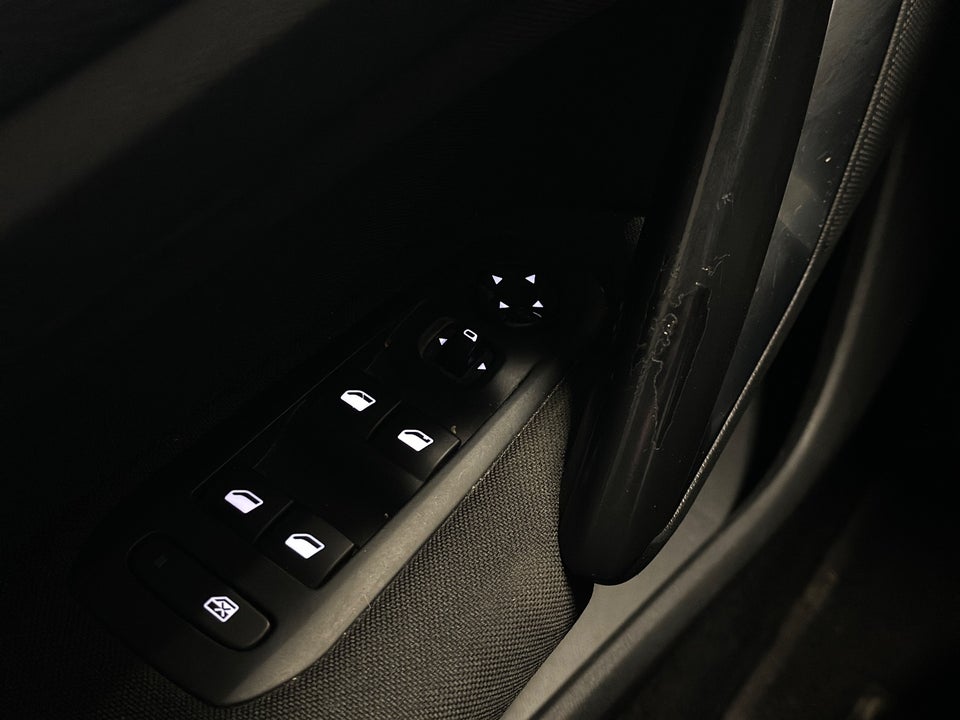 Peugeot 308 1,2 e-THP 130 Active SW 5d