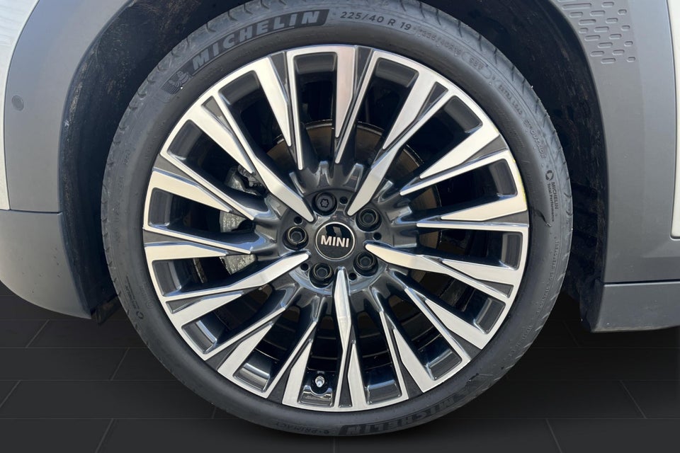 MINI Aceman E Classic Trim L 5d