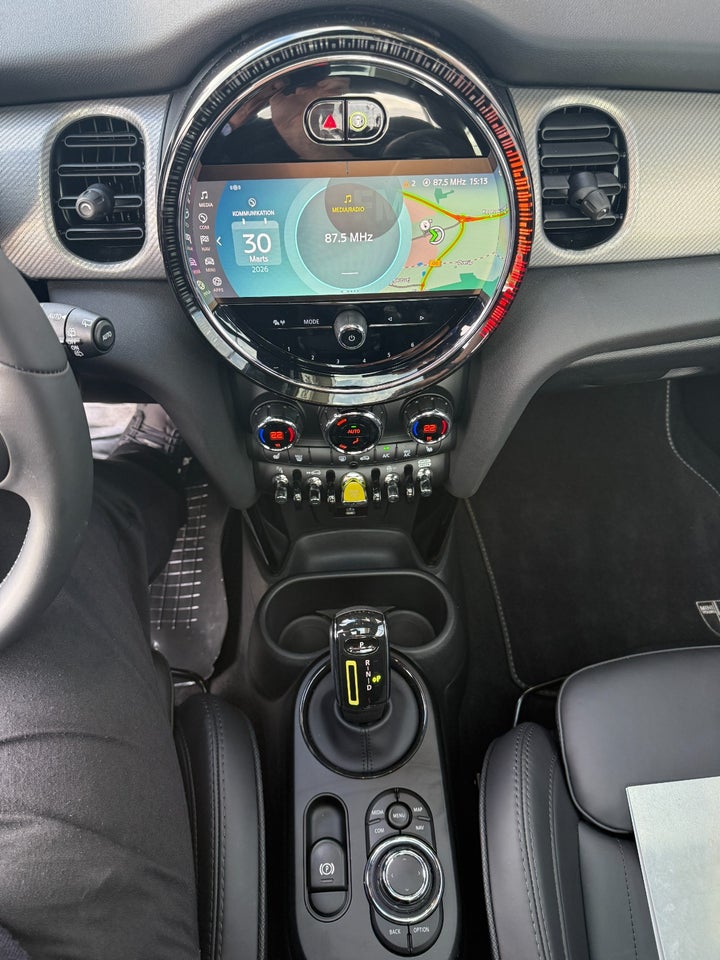 MINI Cooper SE Maximise 3d