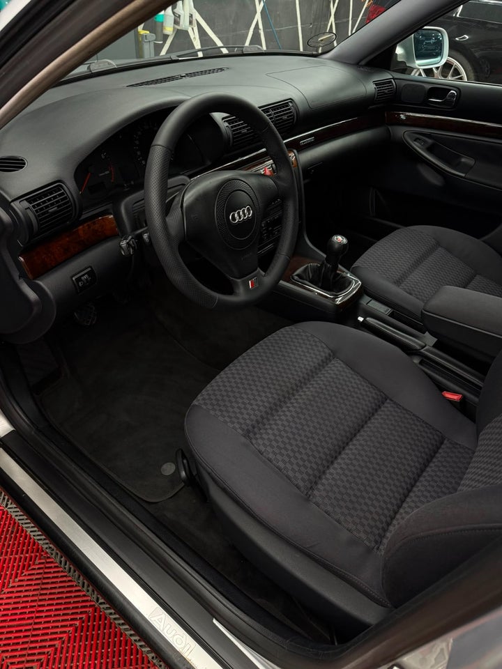Audi A4 2,8 V6 Avant quattro 5d