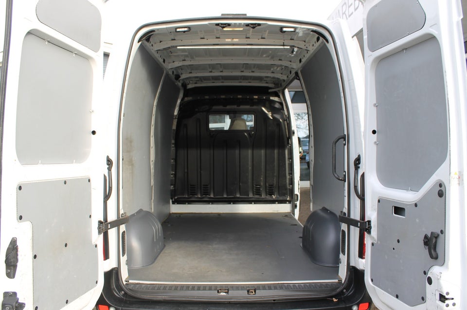 Nissan NV400 2,3 dCi 150 L2H2 Kassevogn