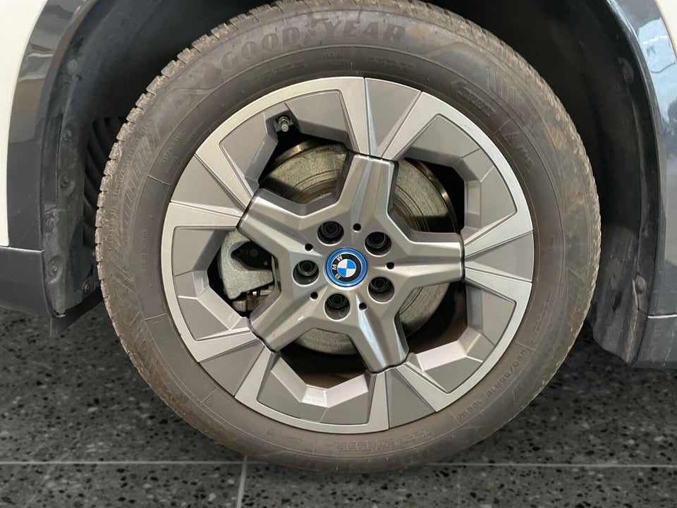 BMW iX1 xDrive30 X-Line 5d