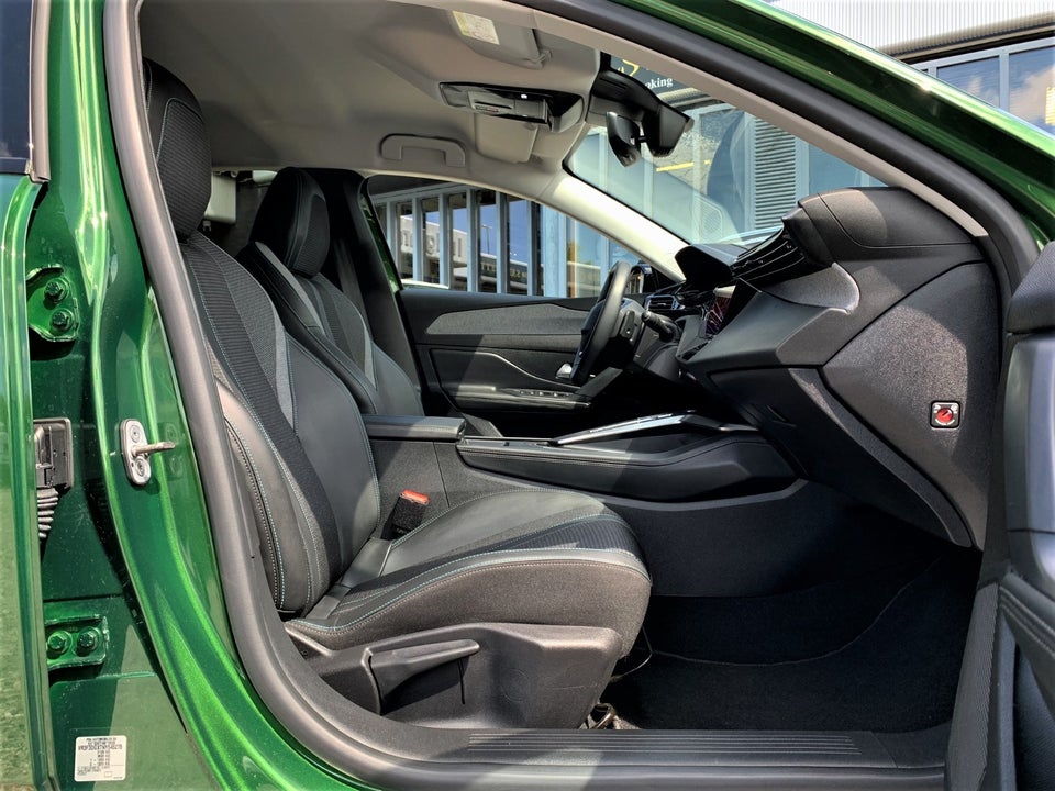 Peugeot 308 1,6 Hybrid First Selection+ EAT8 5d