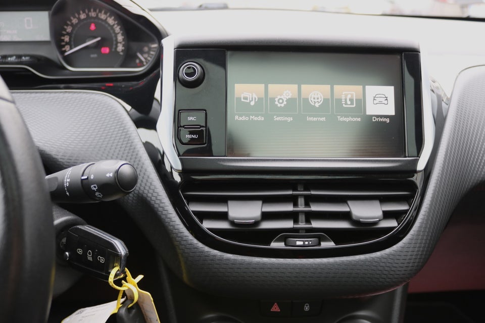 Peugeot 2008 1,2 VTi 82 Active Sky 5d