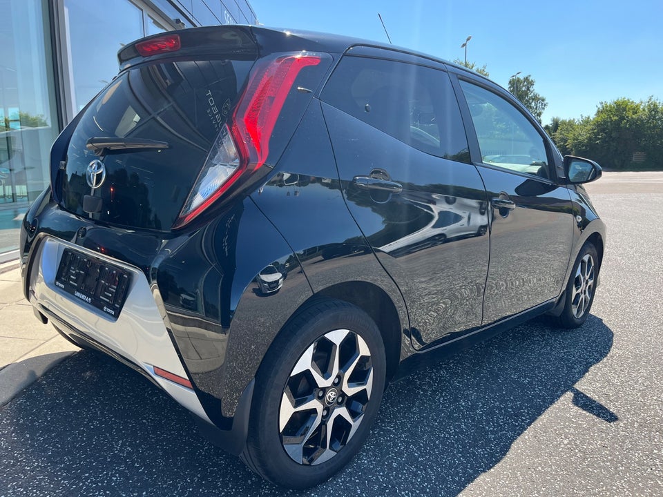 Toyota Aygo 1,0 VVT-i x-press x-shift 5d