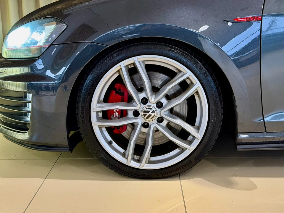 VW Golf VII 2,0 GTi Performance DSG BMT 5d