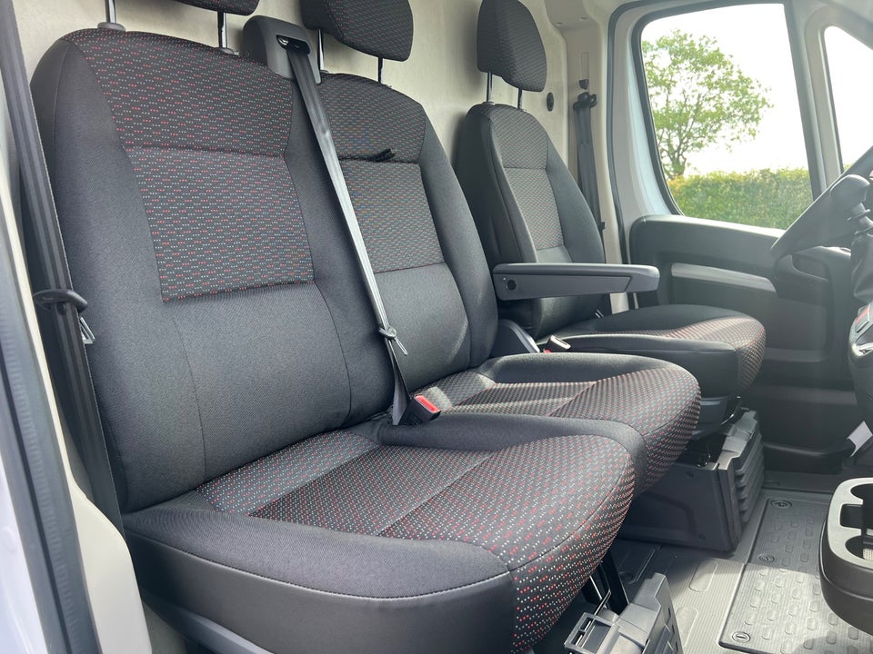 Peugeot Boxer 435 2,2 BlueHDi 165 L2H2 Premium