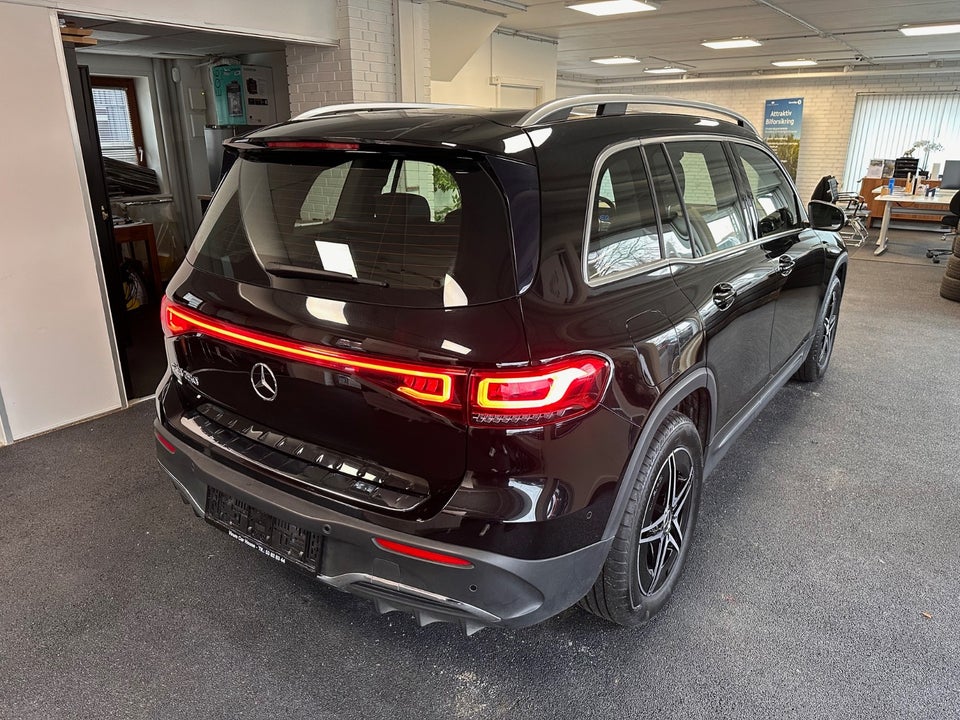 Mercedes EQB250 AMG Line 5d