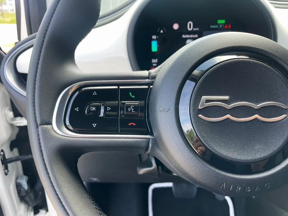 Fiat 500e 42 Icon Pack Cabrio 2d