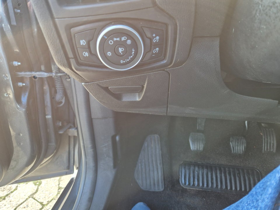 Ford Focus 1,0 SCTi 125 Business stc. 5d