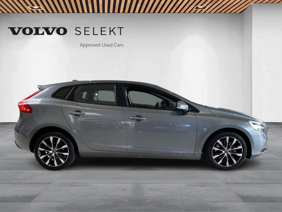 Volvo V40 1,5 T3 152 Dynamic Edition aut. 5d