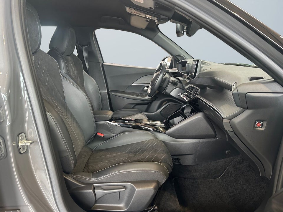 Peugeot e-2008 54 GT 5d