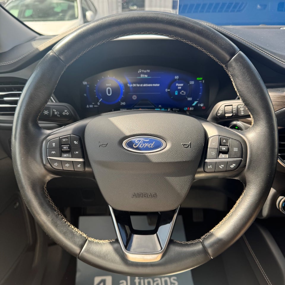 Ford Kuga 2,5 PHEV Vignale CVT 5d