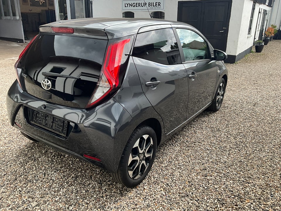 Toyota Aygo 1,0 VVT-i x-play 5d