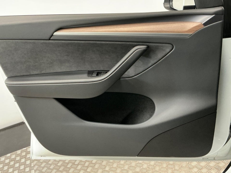 Tesla Model Y Performance AWD 5d