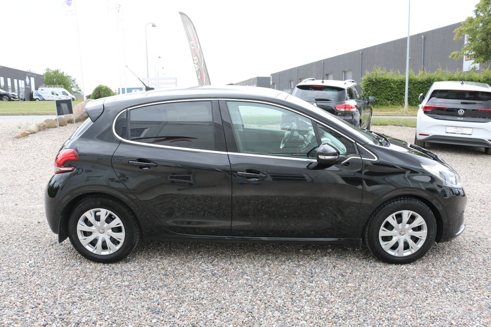 Peugeot 208 1,5 BlueHDi 100 Signature Sky 5d