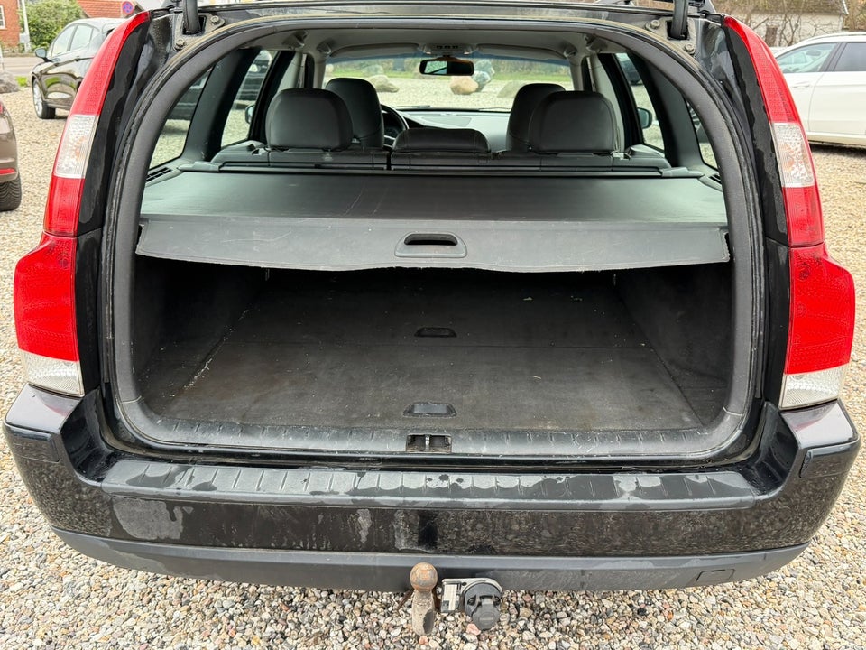 Volvo V70 2,4 170 Momentum 5d