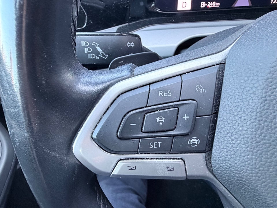 VW Golf VIII 2,0 TDi 115 Life DSG 5d