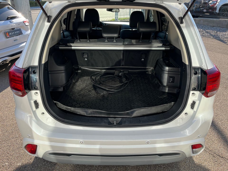 Mitsubishi Outlander 2,4 PHEV Intense CVT 4WD 5d