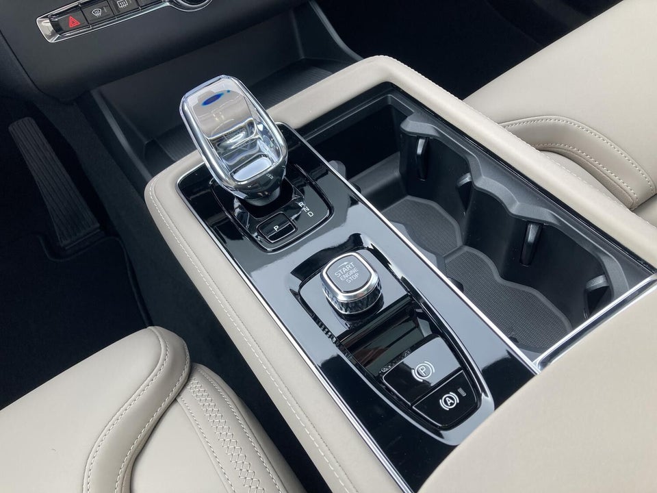 Volvo XC90 2,0 T8 ReCharge Ultra Bright aut. AWD 7prs 5d