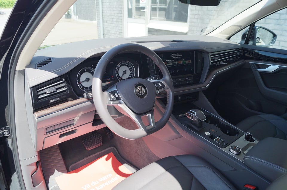 VW Touareg 3,0 TDi aut. 4Motion 5d
